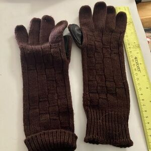 FINAL MARKDOWN Ladies Aris gloves one size